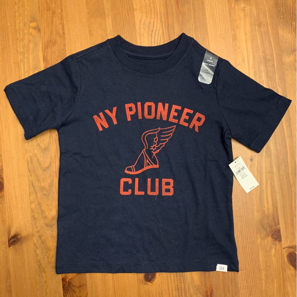 Gap Graphic T Shirt NWT